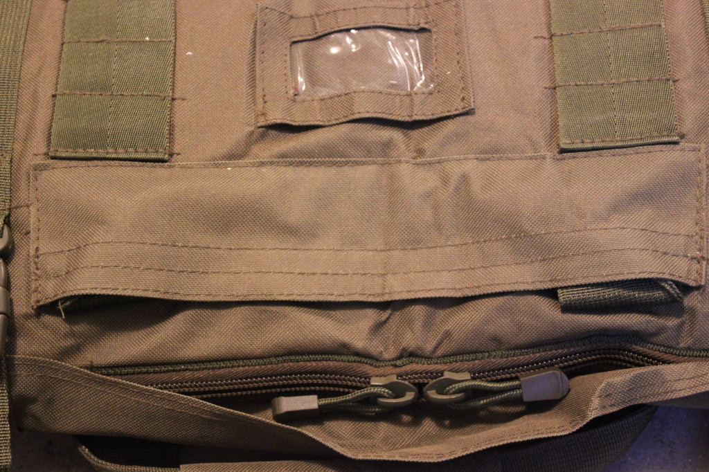 The carry handle also tucks away to prevent snagging